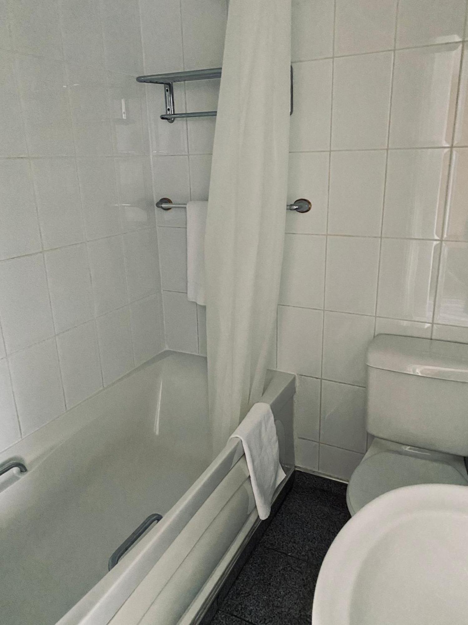 Deluxe Double Room,1574675489:JPEG